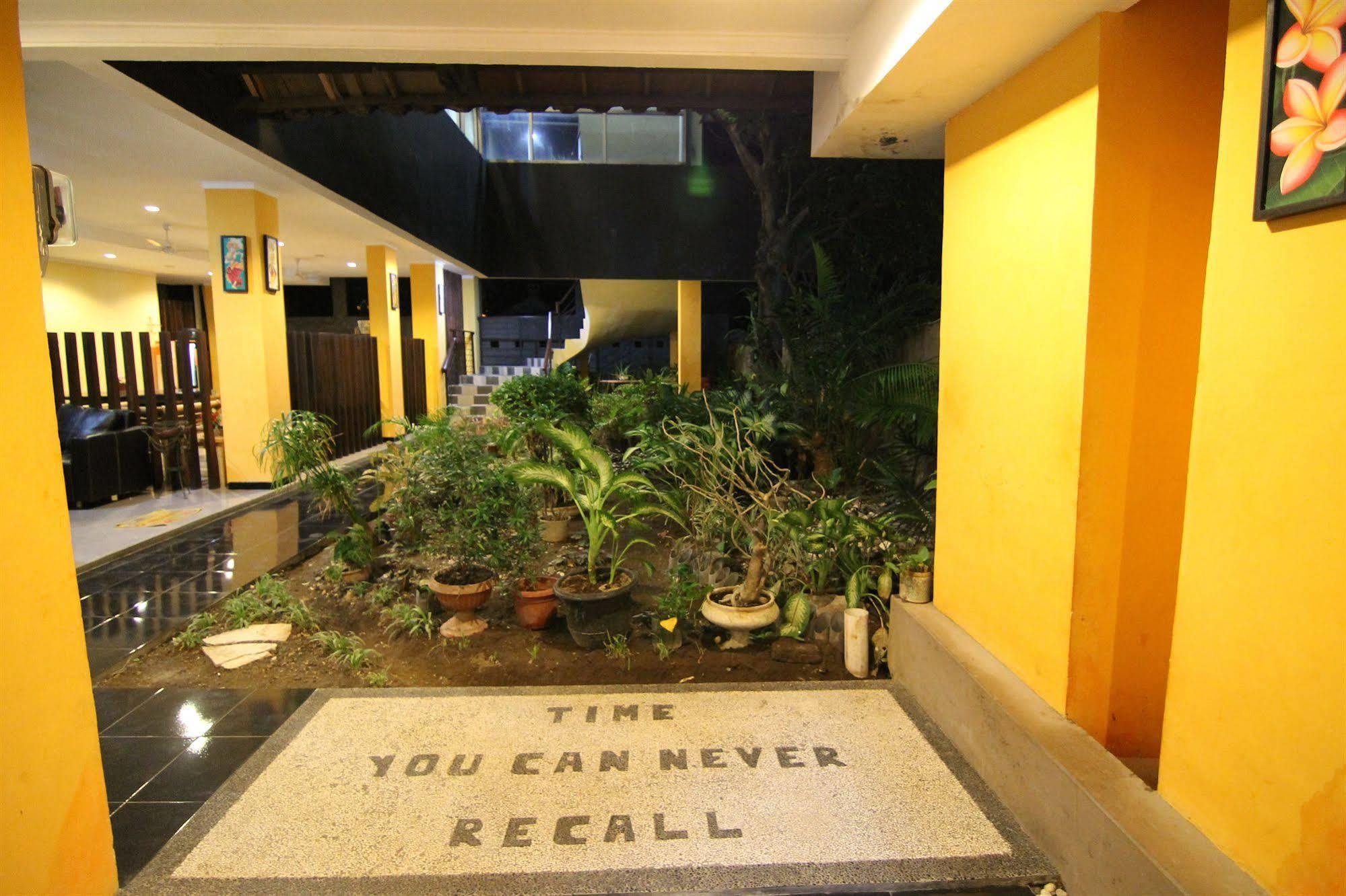 Ct1 Bali Bed & Breakfast 庫塔 外观 照片