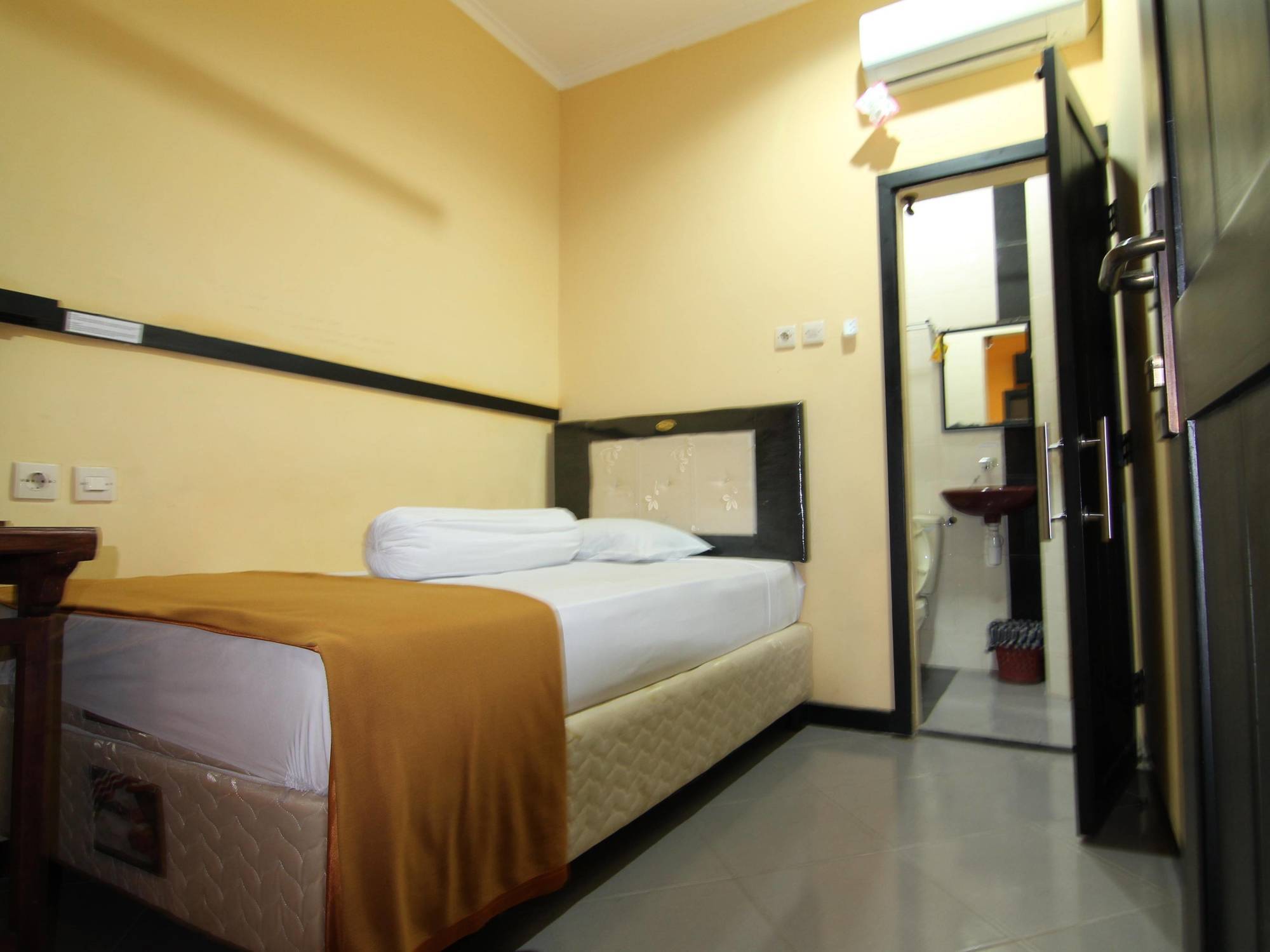 Ct1 Bali Bed & Breakfast 庫塔 外观 照片
